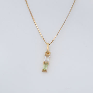 PINGENTE MILANO DUE SAFIRA BRANCA E PERIDOTO OURO 18K